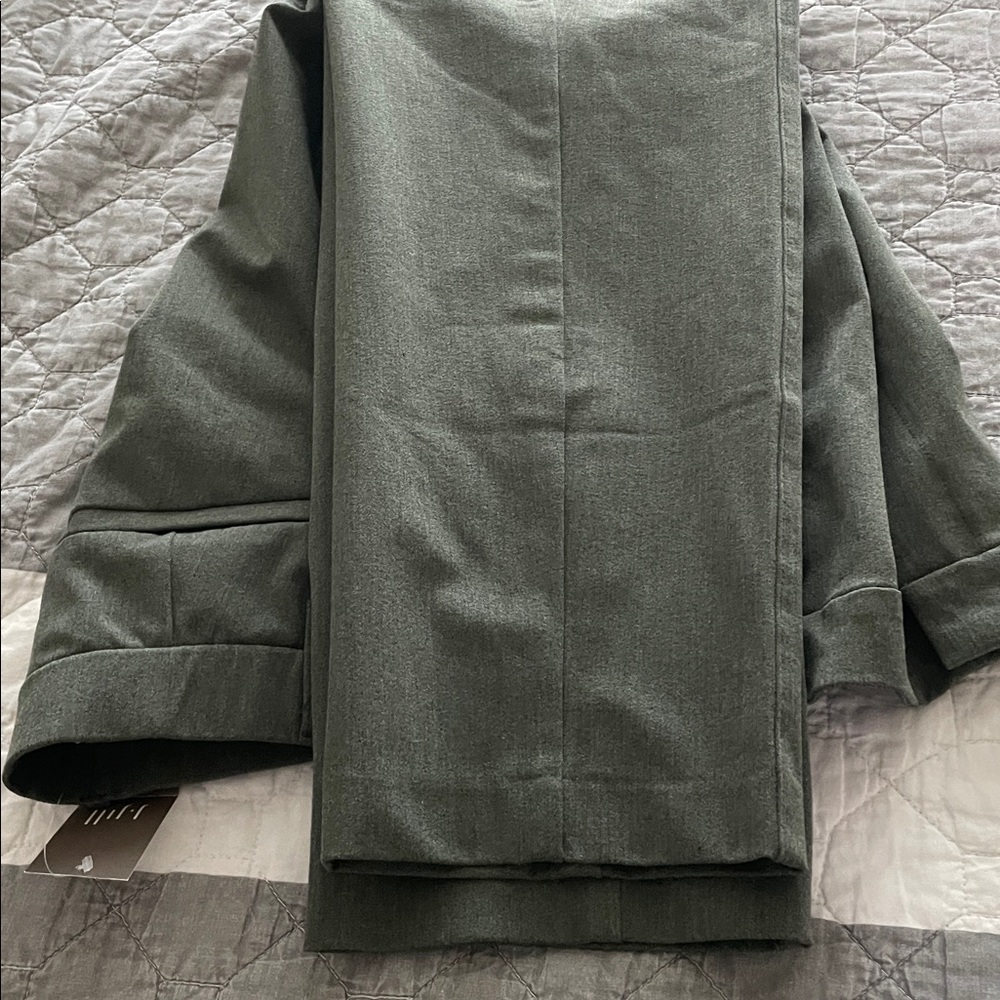 Ladies  Green Pants - Picture 5 of 5